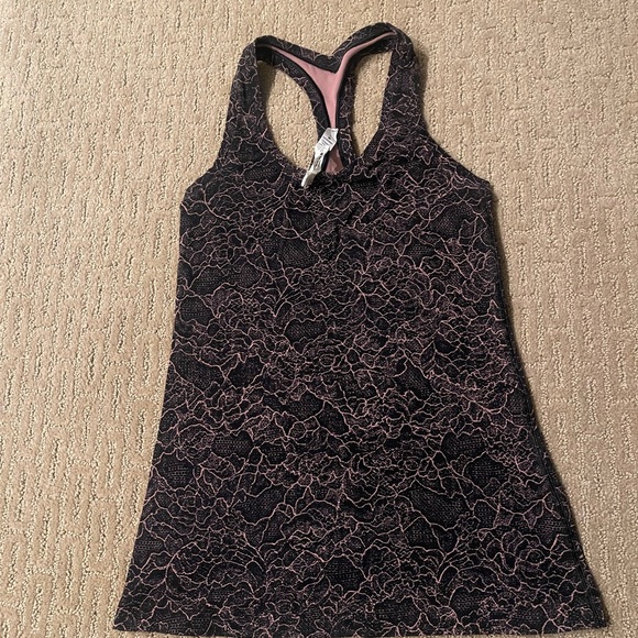 Lululemon Razorback Tank - Picture 1 of 2